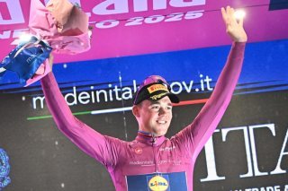 Mads Pedersen a fêté vendredi son 4e succès d'étape dans le Giro 2025 KEYSTONE/EPA/LUCA ZENNARO